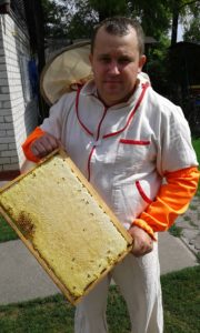 Пасічник пан Павло
